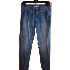 𝅺Gap Size 28 true skinny lightwash jeans. Great used condition, no flaws.